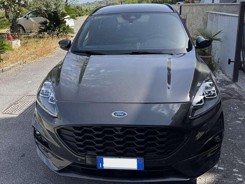 Grigio Usata 2020 Ford Kuga Titanium X SUV | 21.500 € (Molto cara) - Immagine 1/4