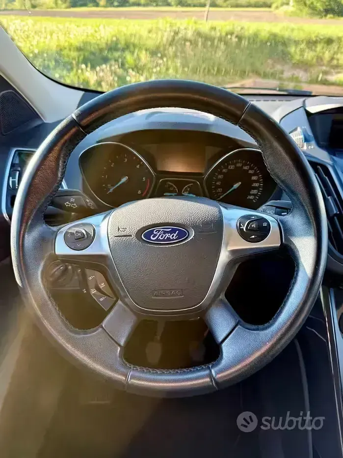 Usata Ford Kuga Titanium 150 CV (110 kW) 2015 Grigio SUV