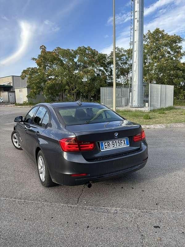 Usata BMW 320 Sport Line 184 CV (135 kW) 2013 Grigio Berlina