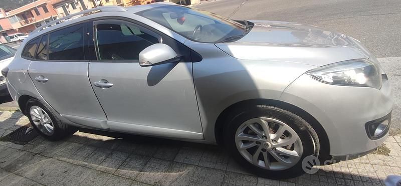 Usata Renault Mégane GrandTour 110 CV (80 kW) 2013 Grigio Station wagon