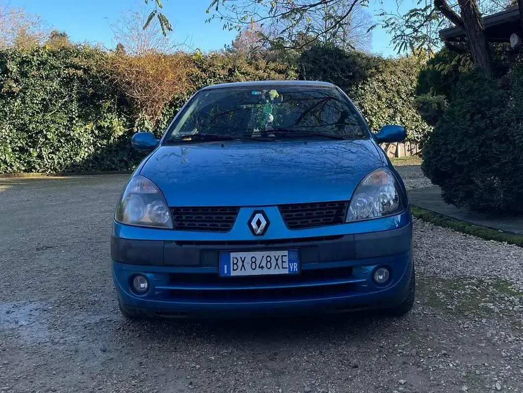 Usata Renault Clio Expression 75 CV (55 kW) 2001 Blu/azzurro Berlina