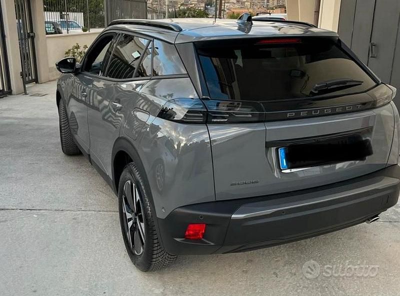 Usata Peugeot 2008 130 CV (95 kW) 2024 Grigio SUV