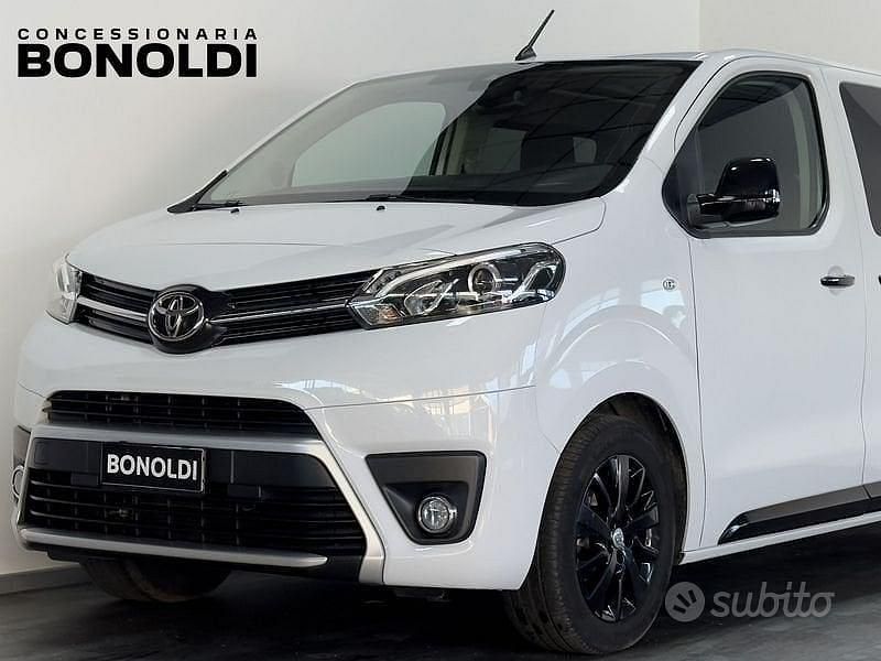 Usata Toyota Proace Verso Edition 180 CV (132 kW) 2023 Bianco Station wagon