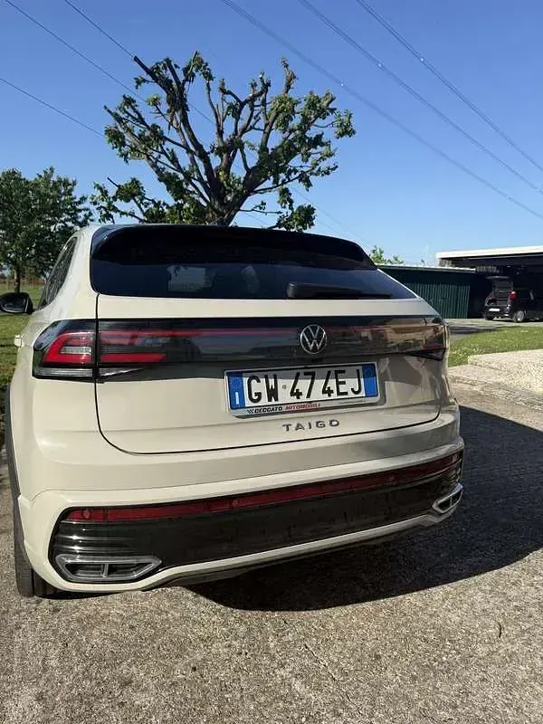 Usata VW Taigo R-line 150 CV (110 kW) 2024 Beige SUV