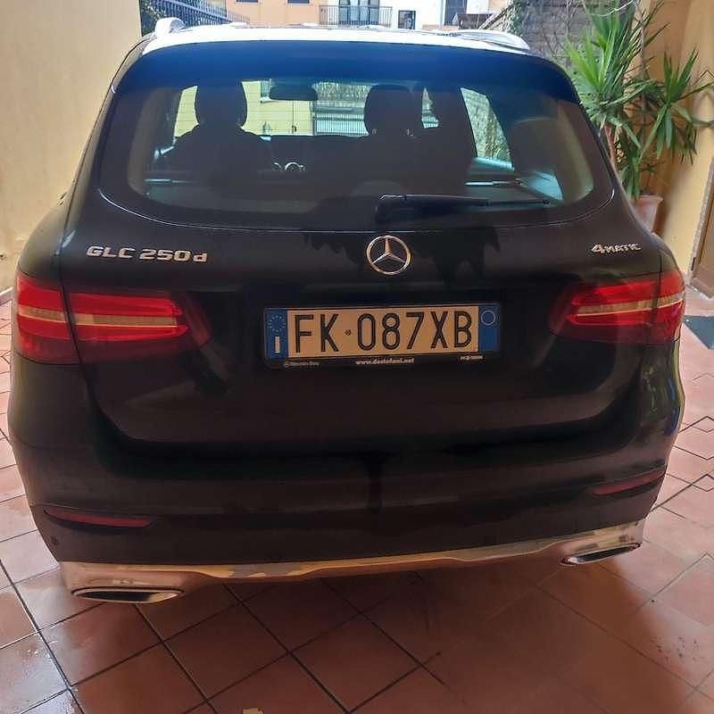 Usata Mercedes GLC250 204 CV (150 kW) 2017 Nero SUV