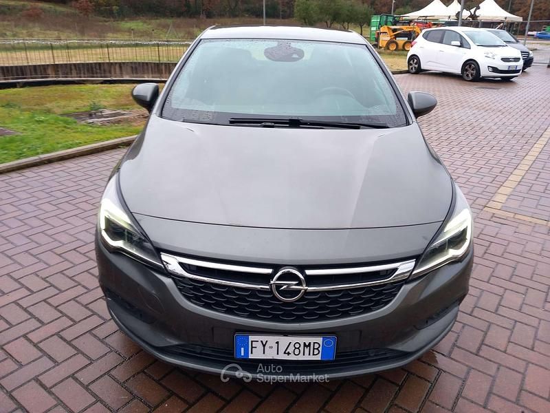 Usata Opel Astra Dynamic 110 CV (80 kW) 2019 Grigio Berlina