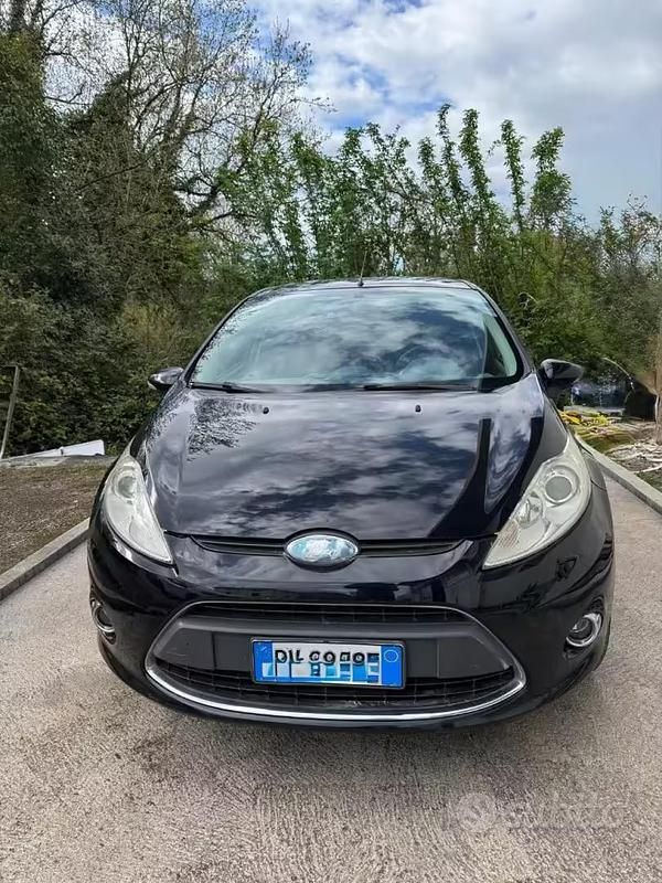 Usata Ford Fiesta Titanium 82 CV (60 kW) 2009 Nero Utilitaria