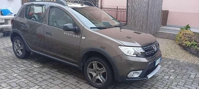 Usata Dacia Sandero Stepway 90 CV (66 kW) 2019 Marrone Berlina