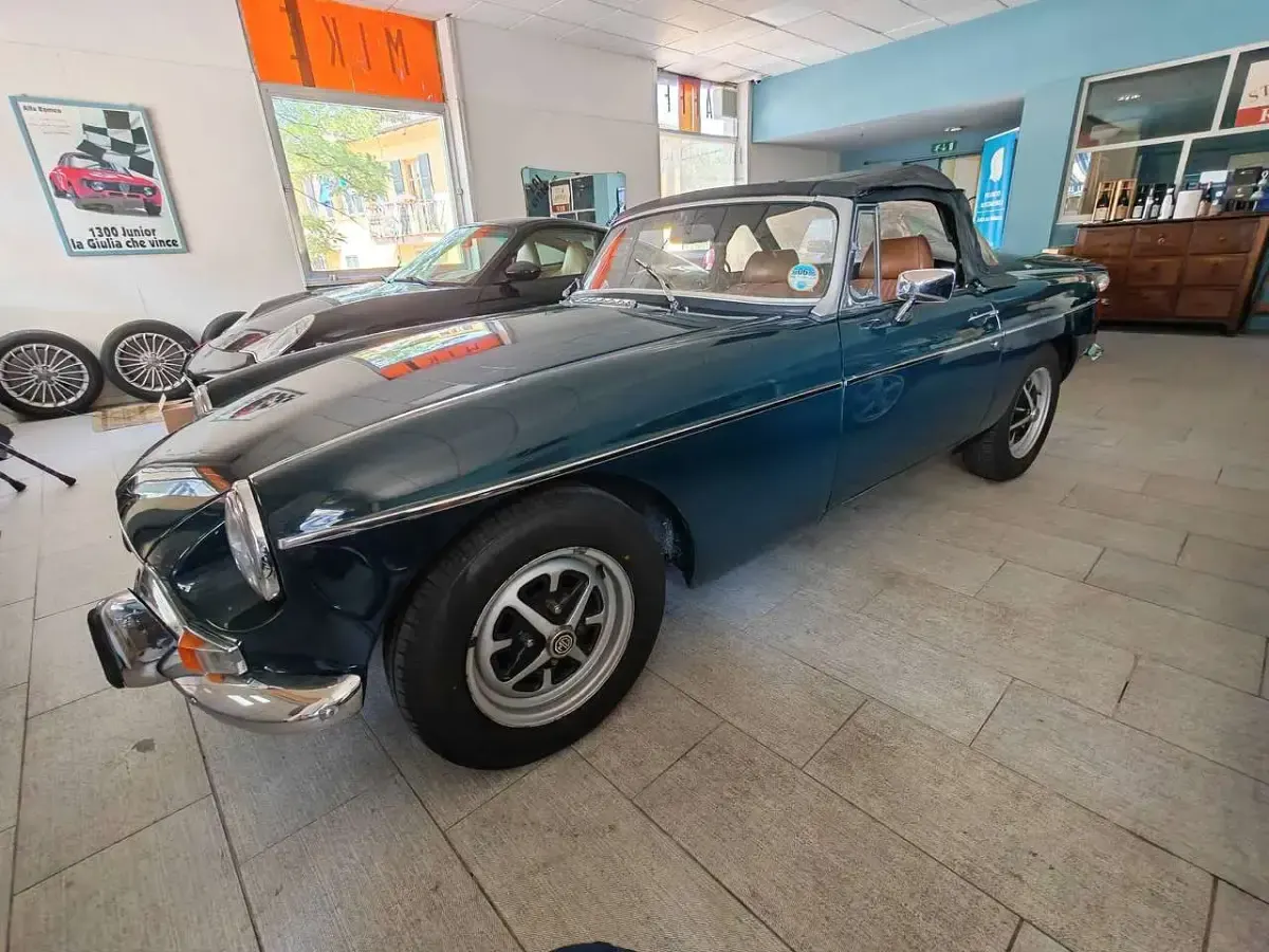 Usata MG B 95 CV (69 kW) 1971 Verde Cabrio