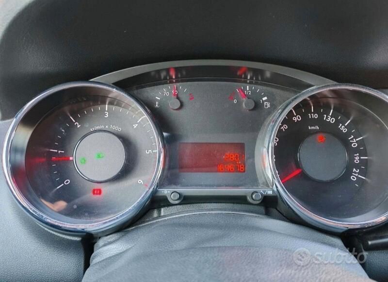 Usata Peugeot 3008 115 CV (84 kW) 2012 Nero Monovolume