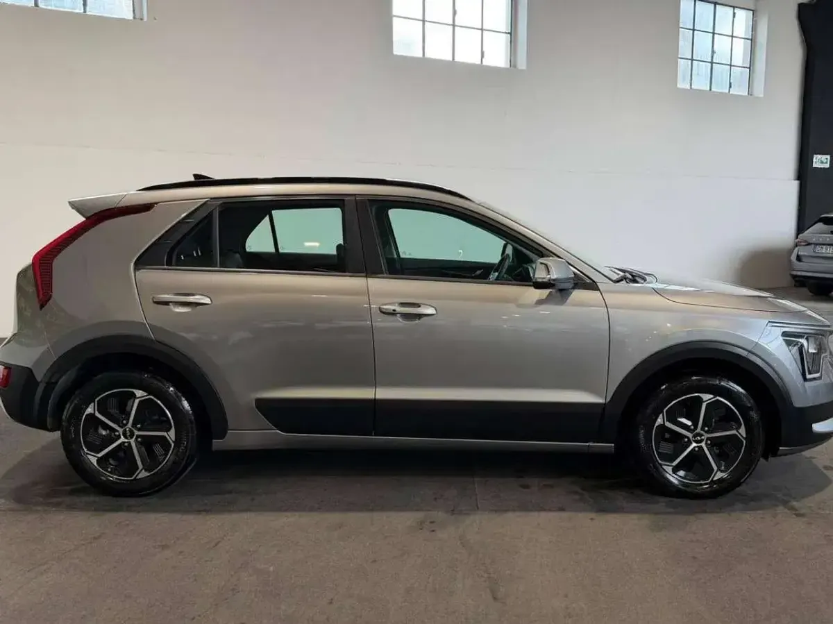 Usata Kia Niro 105 CV (77 kW) 2024 Argento SUV