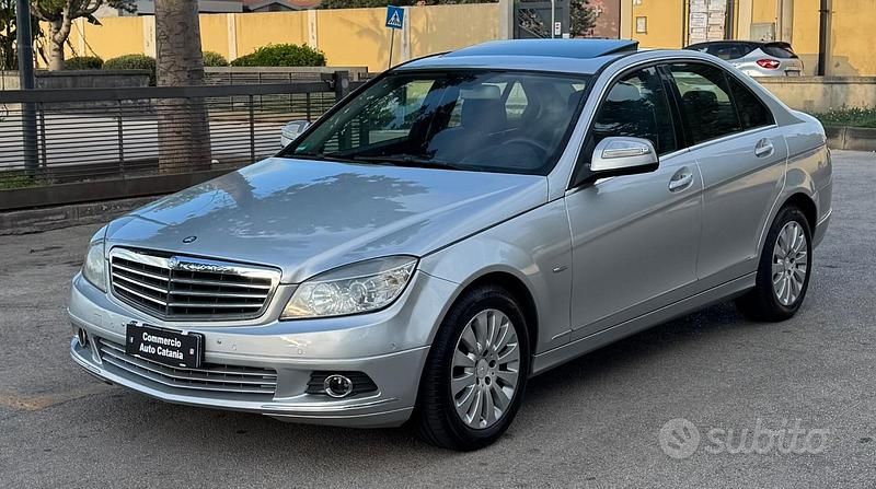 Usata Mercedes C220 Elegance 170 CV (125 kW) 2009 Grigio Berlina