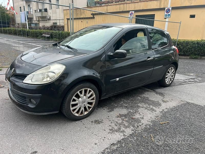 Nero Usata 2007 Renault Clio II LE Utilitaria | 2800 € (Buon prezzo) - Immagine 1/4
