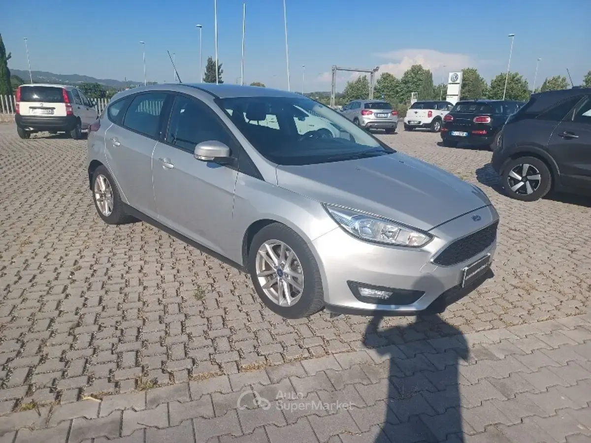 Usata Ford Focus Business Edition 120 CV (88 kW) 2015 Argento Berlina