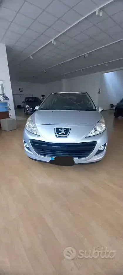 Usata Peugeot 207 68 CV (50 kW) 2010 Grigio Utilitaria