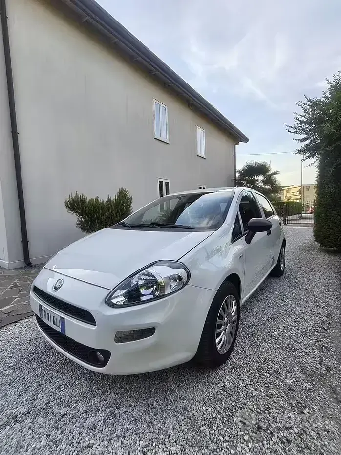 Usata Fiat Punto 69 CV (50 kW) 2018 Bianco Utilitaria