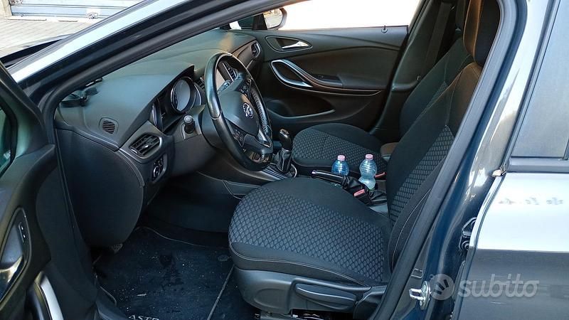 Usata Opel Astra 110 CV (80 kW) 2017 Grigio Station wagon