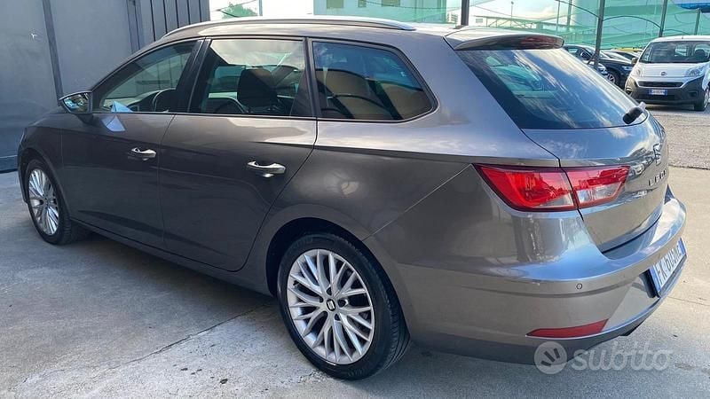 Usado Seat Leon ST Business 115 CV (84 kW) 2017 Gris Familiar
