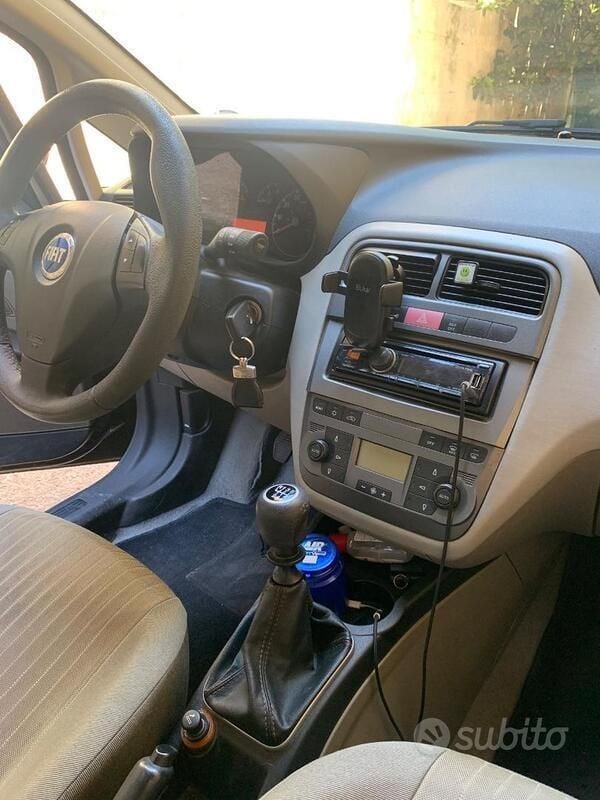 Usata Fiat Grande Punto 90 CV (66 kW) 2005 Utilitaria