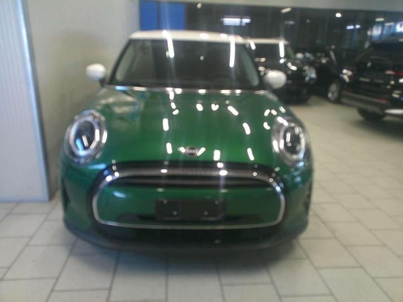 Usata Mini Cooper 136 CV (100 kW) 2021 Verde tetto bianco metallizzato Utilitaria