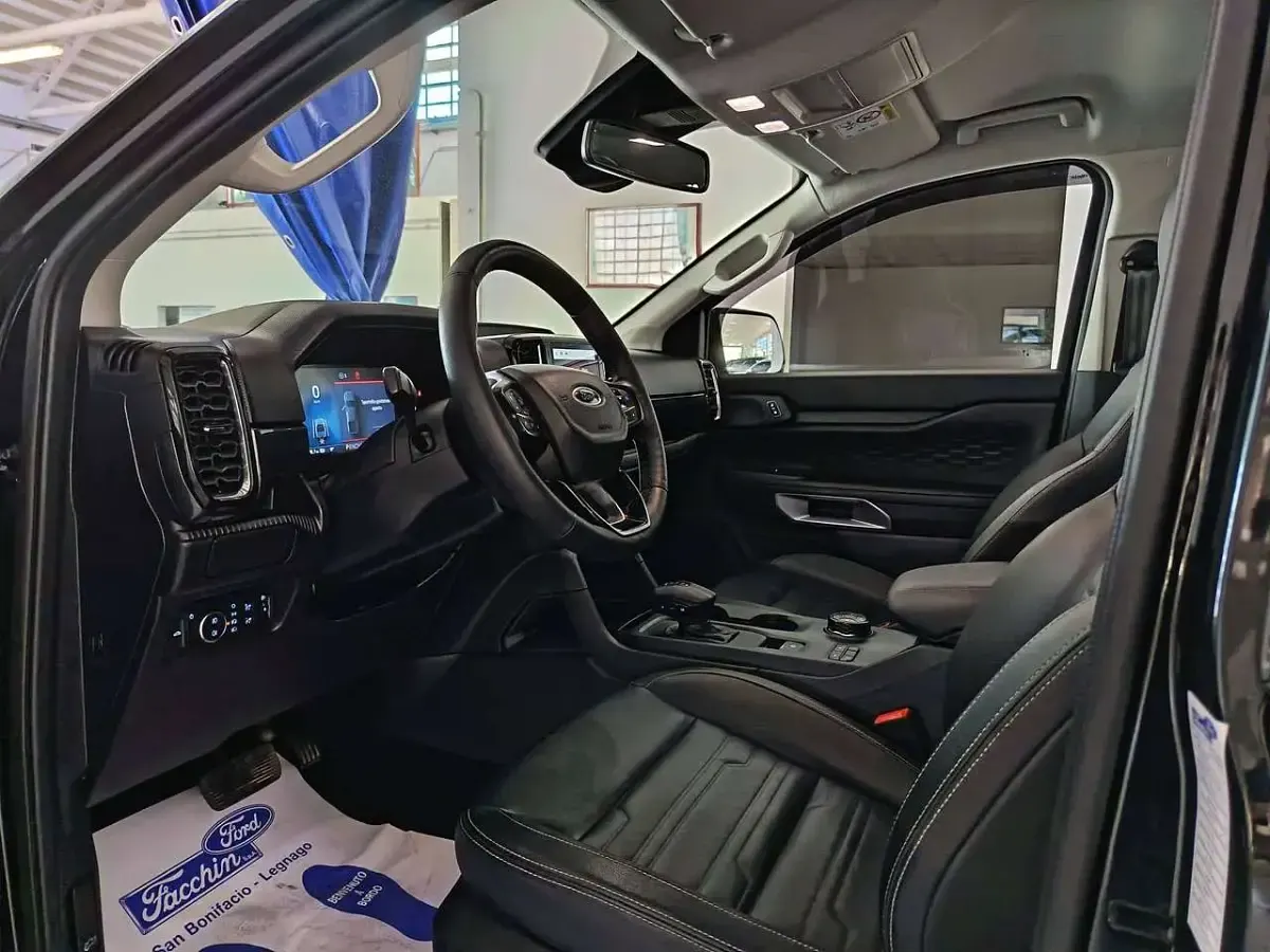 Usata Ford Ranger Limited 205 CV (150 kW) 2024 Nero Pick-up