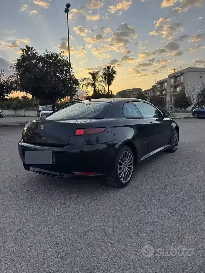 Usata Alfa Romeo GT Distinctive 150 CV (110 kW) 2007 Nero Coupé