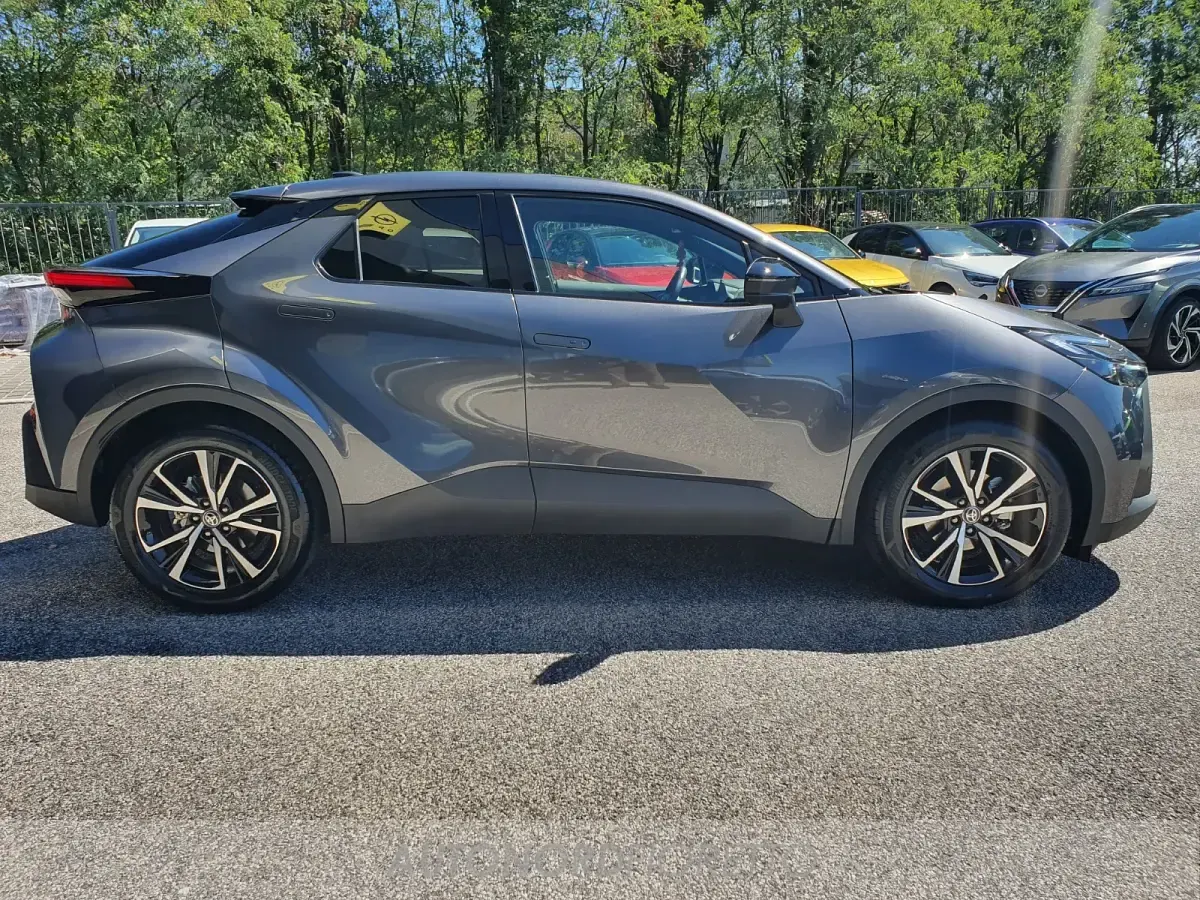 Usata Toyota C-HR Trend 140 CV (102 kW) 2025 Grigio SUV