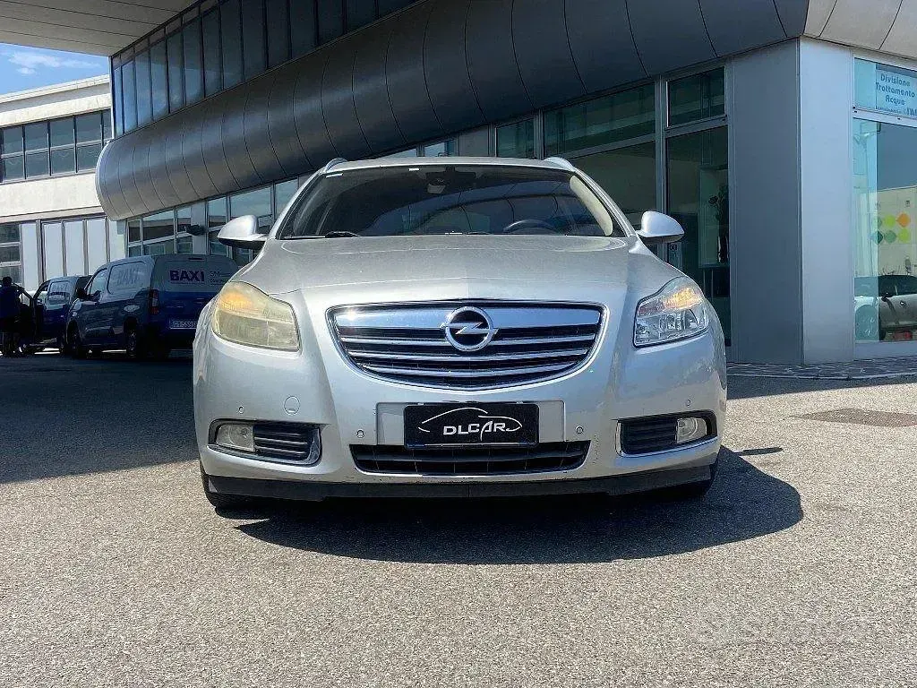 Usata Opel Insignia Cosmo 131 CV (96 kW) 2010 Grigio Station wagon