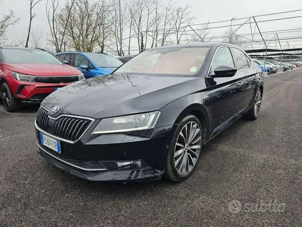 Usata Skoda Superb LAURIN & KLEMENT 190 CV (139 kW) 2018 Nero Berlina