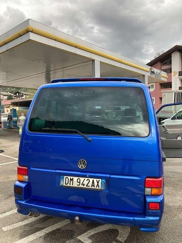 Usata VW Multivan 175 CV (128 kW) 2000 Blu/azzurro Furgone
