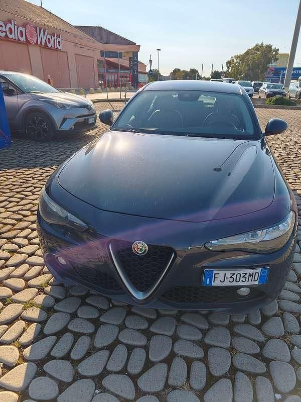 Usata Alfa Romeo Giulia Super 150 CV (110 kW) 2017 Blu/azzurro Berlina