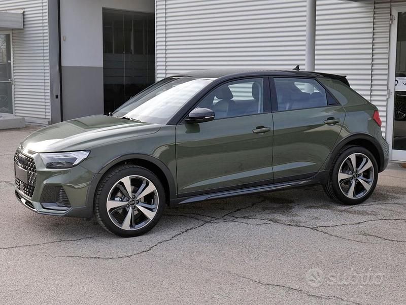 Nuova Audi A1 Ambiente 116 CV (85 kW) 2025 Verde SUV