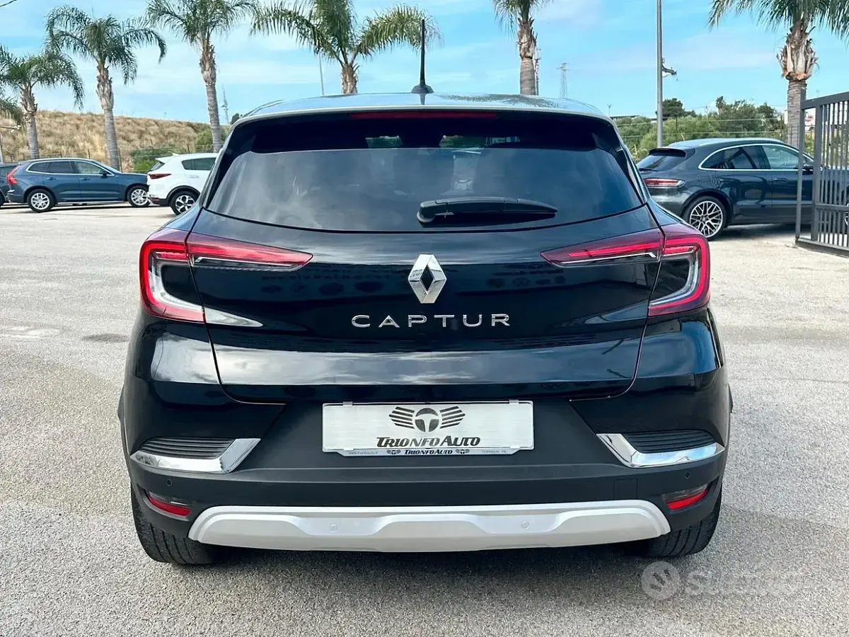 Usata Renault Captur Intens 91 CV (66 kW) 2022 Nero SUV