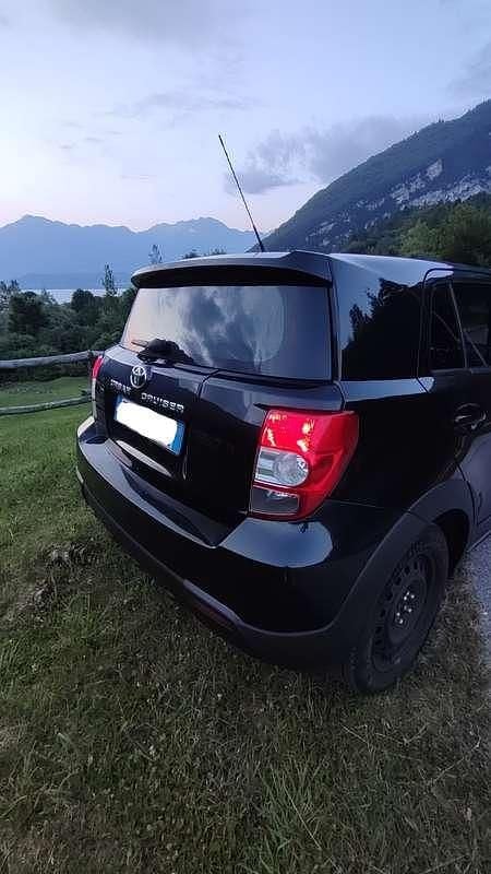 Usata Toyota Urban Cruiser 90 CV (66 kW) 2010 Nero SUV