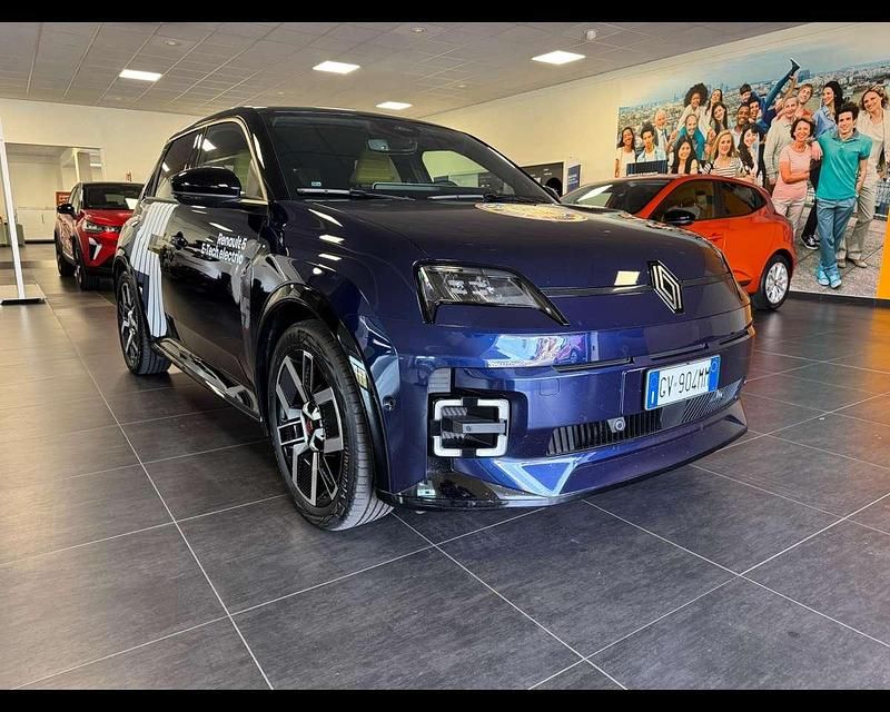 Usata Renault 5 E-Tech Iconic 110 kW (150 CV) 2024 Bestyle berlino (blu notturno Berlina