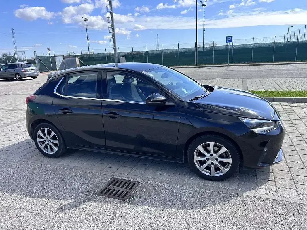 Usata Opel Corsa Elegance 101 CV (74 kW) 2019 Utilitaria