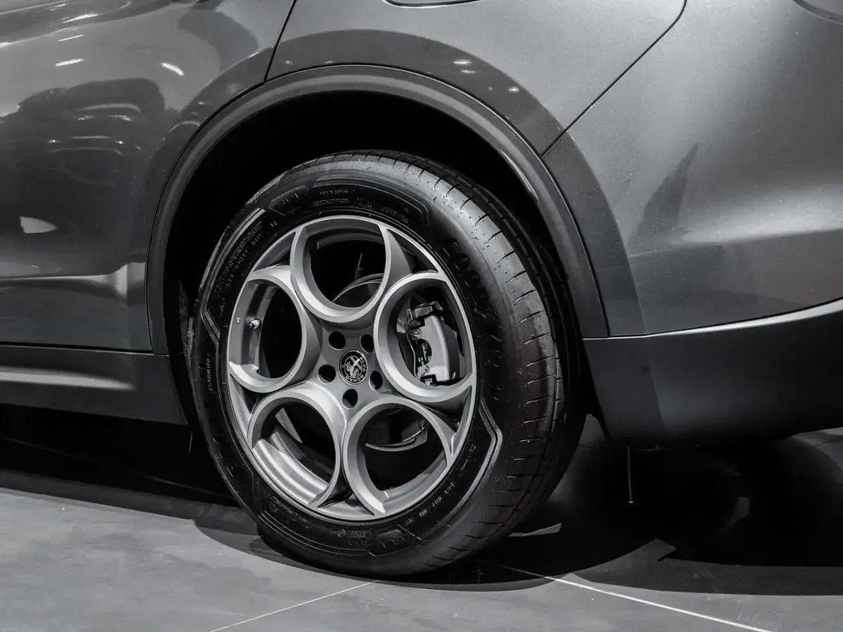 Nuova Alfa Romeo Stelvio Sprint 209 CV (153 kW) 2026 Grigio SUV