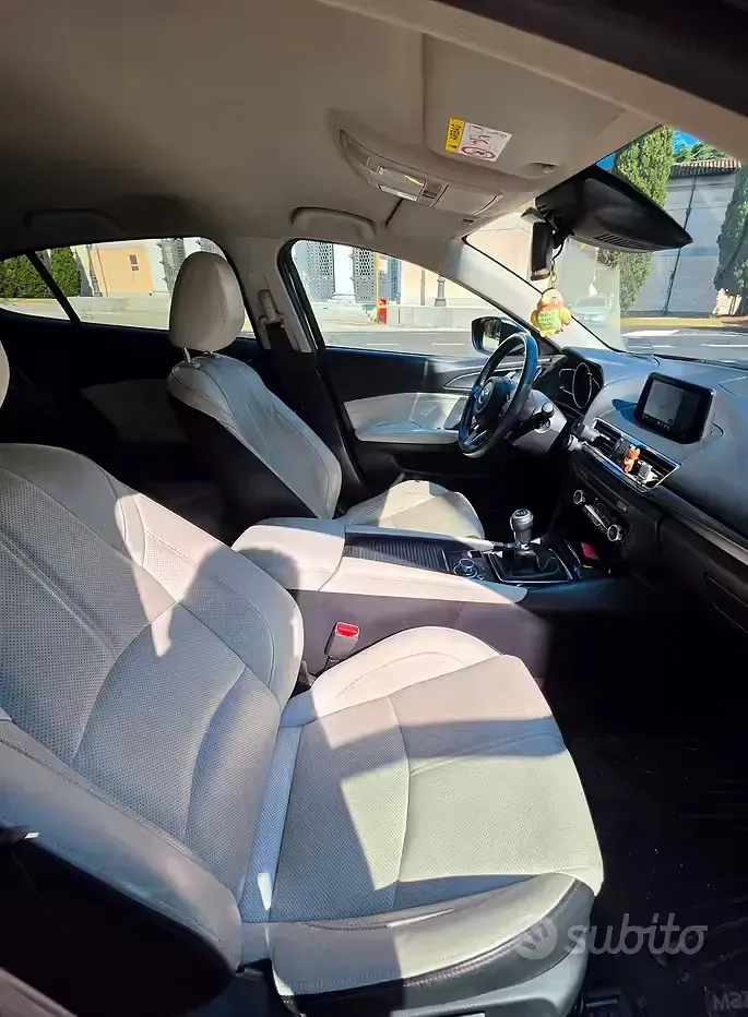 Usata Mazda 3 Exceed 105 CV (77 kW) 2017 Grigio Berlina