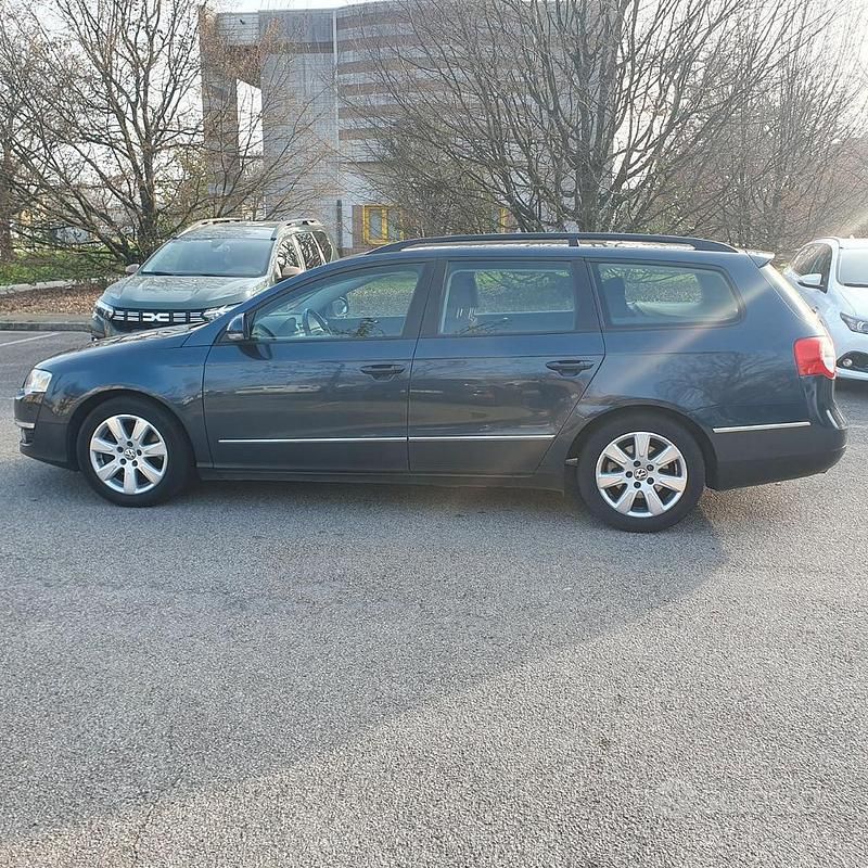 Usata VW Passat 140 CV (102 kW) 2008 Blu Station wagon
