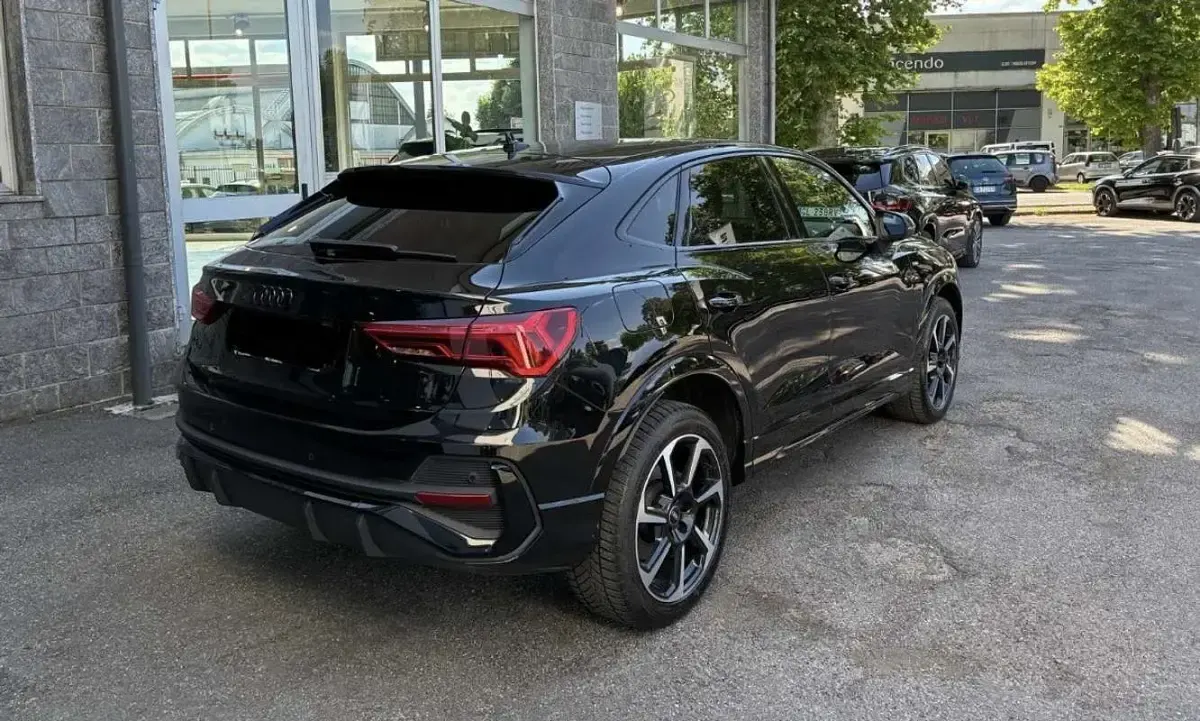 Usata Audi Q3 Sportback S-Line 150 CV (110 kW) 2024 Nero SUV