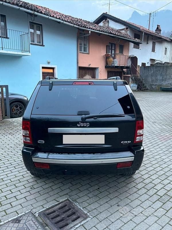 Usata Jeep Grand Cherokee Overland 218 CV (160 kW) 2006 Nero SUV