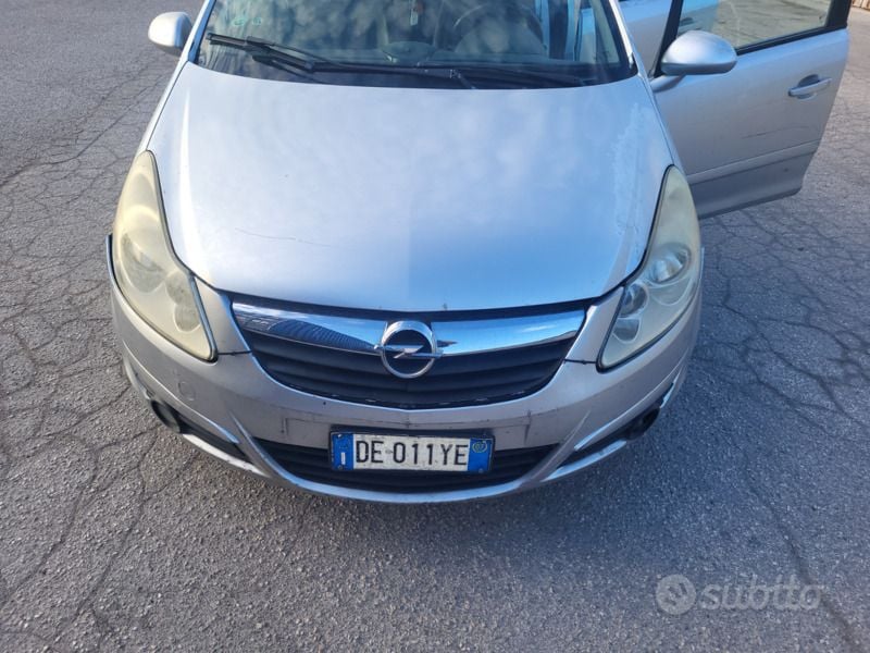 Usata 2007 Opel Corsa Cosmo Due volumi | 1000 € (Buon prezzo) - Immagine 1/4