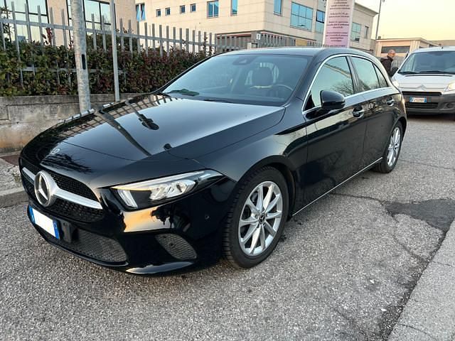 Usata Mercedes A180 Business 116 CV (85 kW) 2019 Nero Berlina