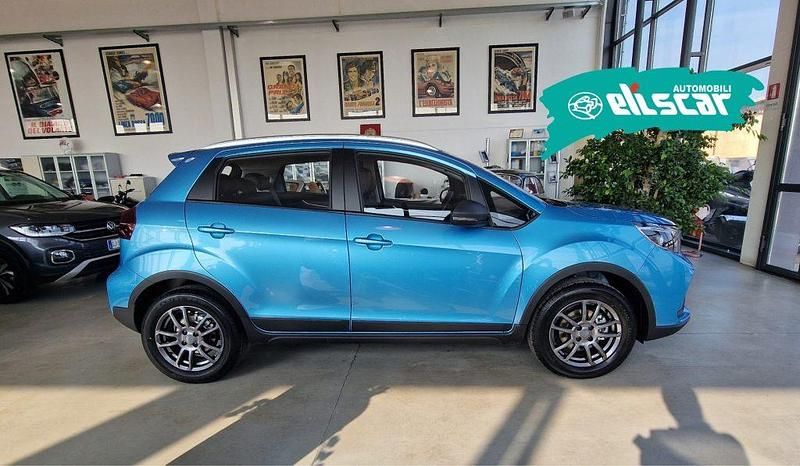 Nuova EMC QUATTRO 103 CV (75 kW) 2026 Blu SUV