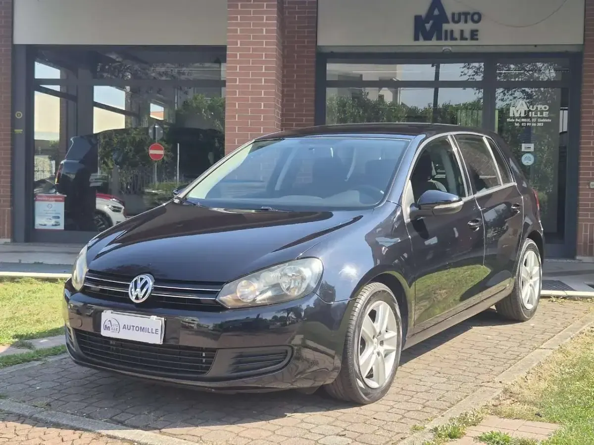 Usata VW Golf VI Trendline 102 CV (75 kW) 2009 Nero Utilitaria