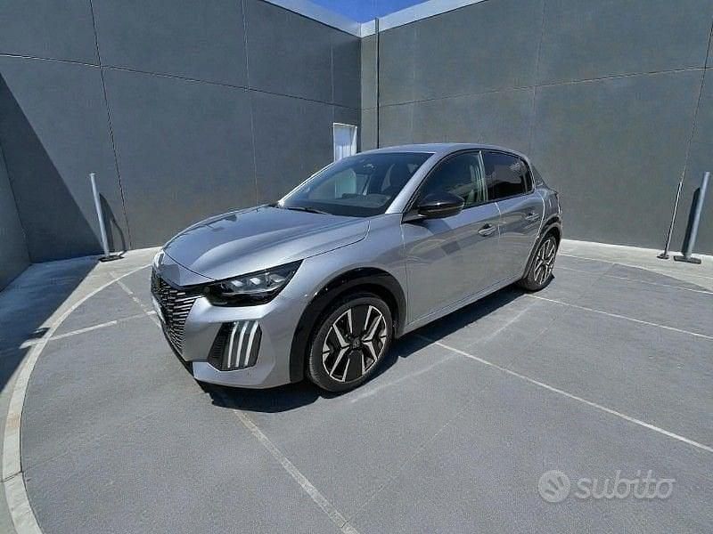 Usata Peugeot 208 GT 101 CV (74 kW) 2024 Grigio Utilitaria