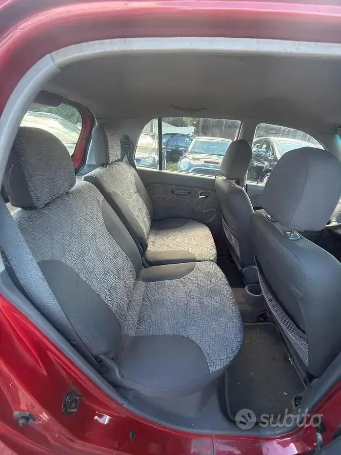 Usata Hyundai Atos Active 59 CV (43 kW) 2004 Rosso Utilitaria