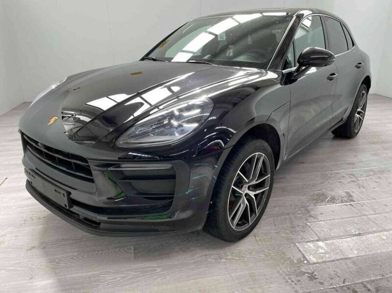 Nero Usata 2024 Porsche Macan SUV | 81.970 € (Molto cara) - Immagine 1/4