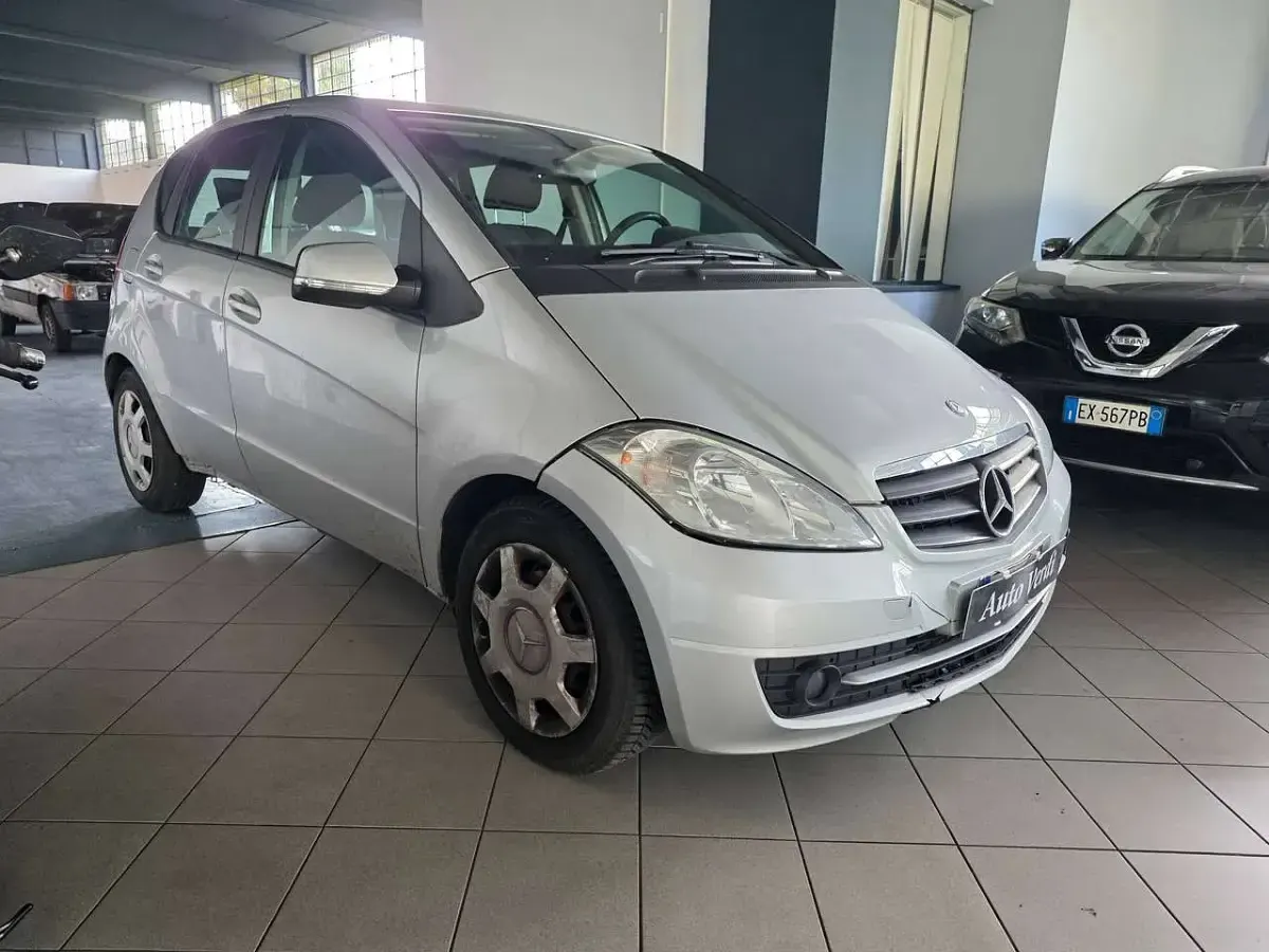 Usata Mercedes A160 Executive 82 CV (60 kW) 2011 Argento Utilitaria