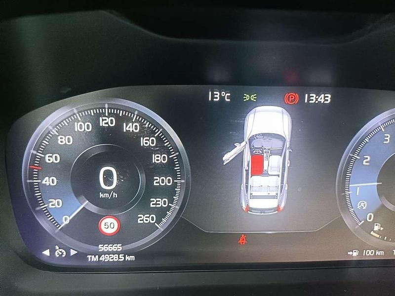 Usata Volvo V40 Business Edition 152 CV (111 kW) 2019 Nero Berlina